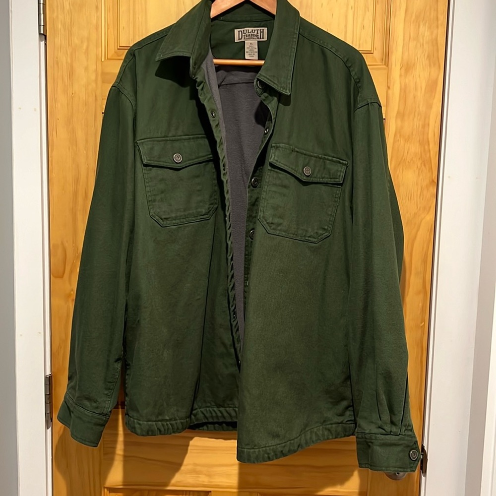 Duluth Men's Canvas Shirt Jacket.  Size XL, green color. Excellent condition